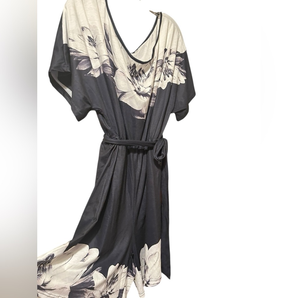 Beautiful Romper - Picture 11 of 13